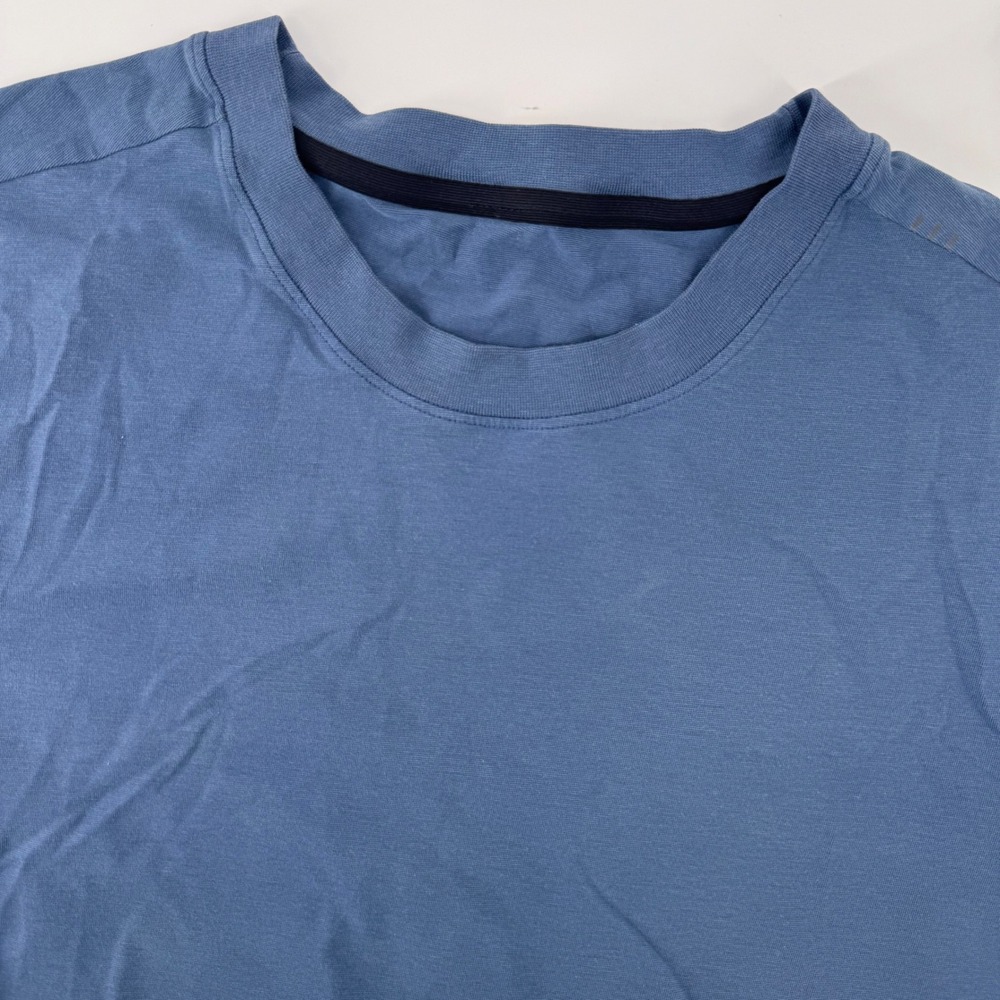 Lululemon T-Shirt Mens M Blue Short Sleeve Crew Neck Athletic Activewear